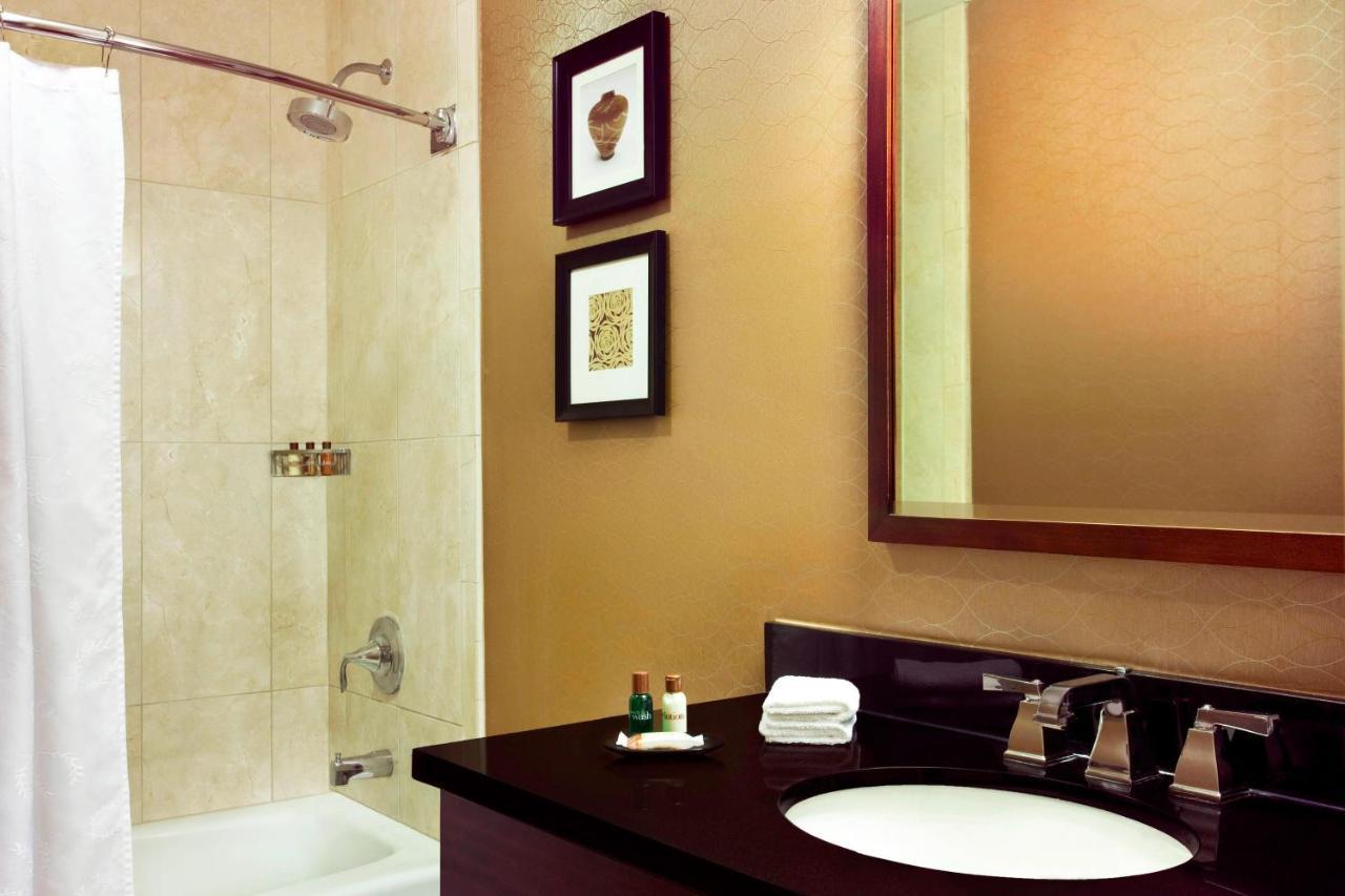 Sheraton Harrisburg Hershey Hotel Экстерьер фото